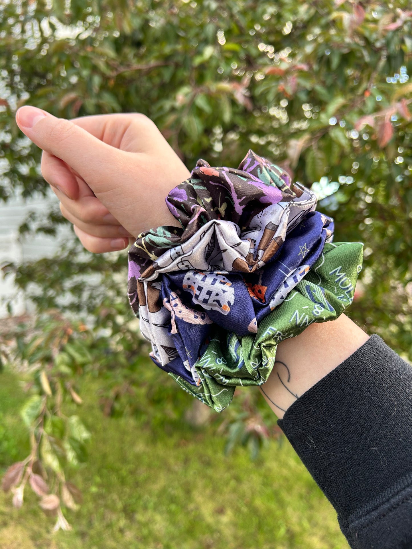 Boston Scrunchie